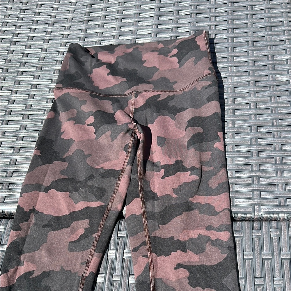 lululemon Wunder train Camo Leggings - excellent condition - Picture 6 of 6